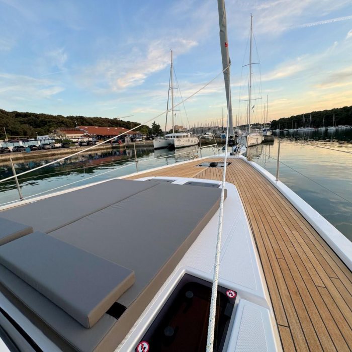 Mina | Bavaria C57 photo 18