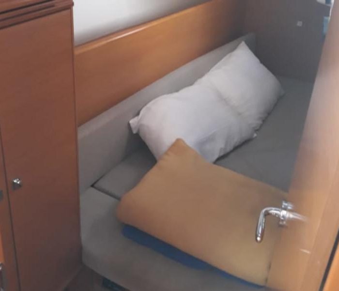 Britannia | Sun Odyssey 33i photo 6