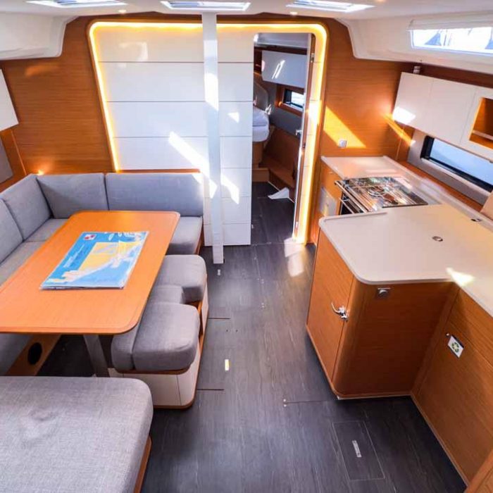 Nine to five | Dufour 41 Performance - 3 cab. photo 25
