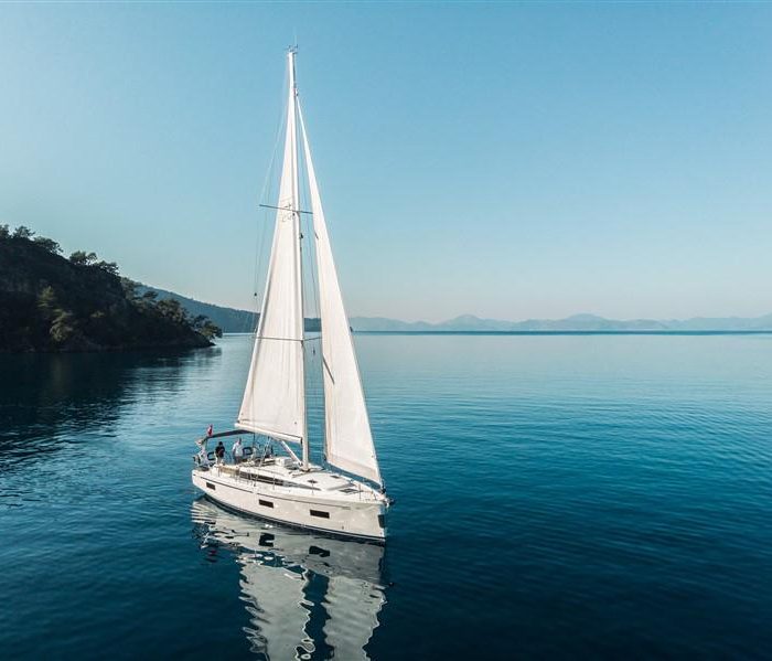 Nomad | Bavaria C42 photo 9