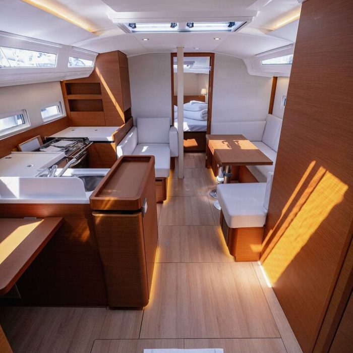 Purr | Sun Odyssey 410 photo 17