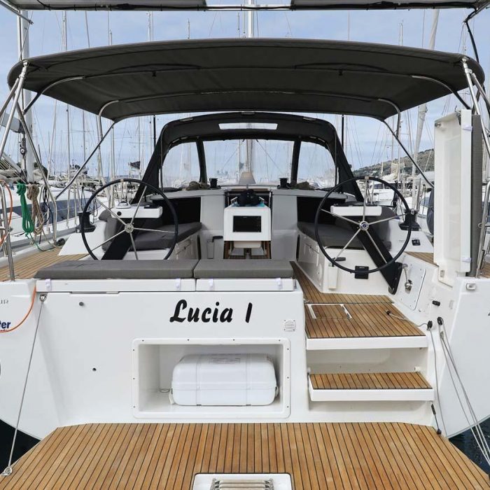 Lucia 1 | Dufour 430 photo 6