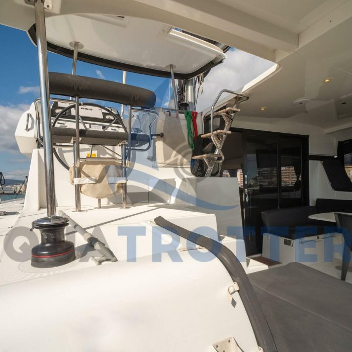 Silver VIII  (A/C and Generator) | Lagoon 42 photo 1