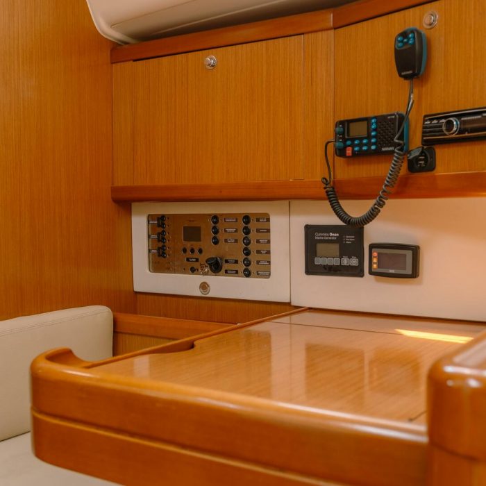 Premium | Oceanis 40 photo 19