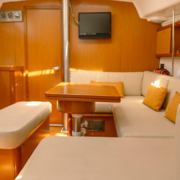 Premium | Oceanis 40 photo 20