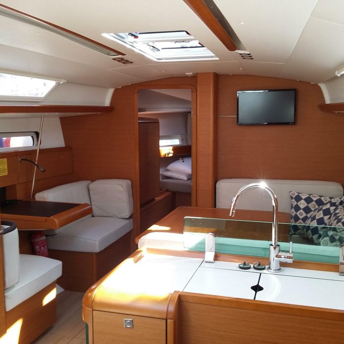 Comanegra | Sun Odyssey 419 photo 3 Comanegra | Sun Odyssey 419 photo 3