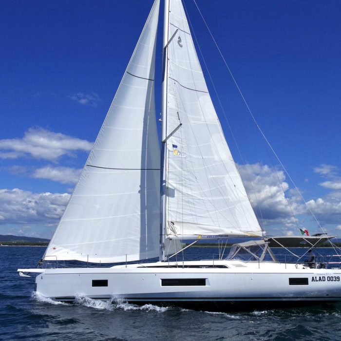 Lara - Water maker, Solar Panel | Oceanis 51.1 photo 2