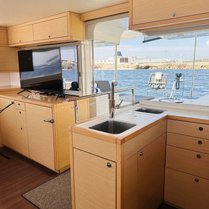 Fornes | Lagoon 450 Fly photo 9