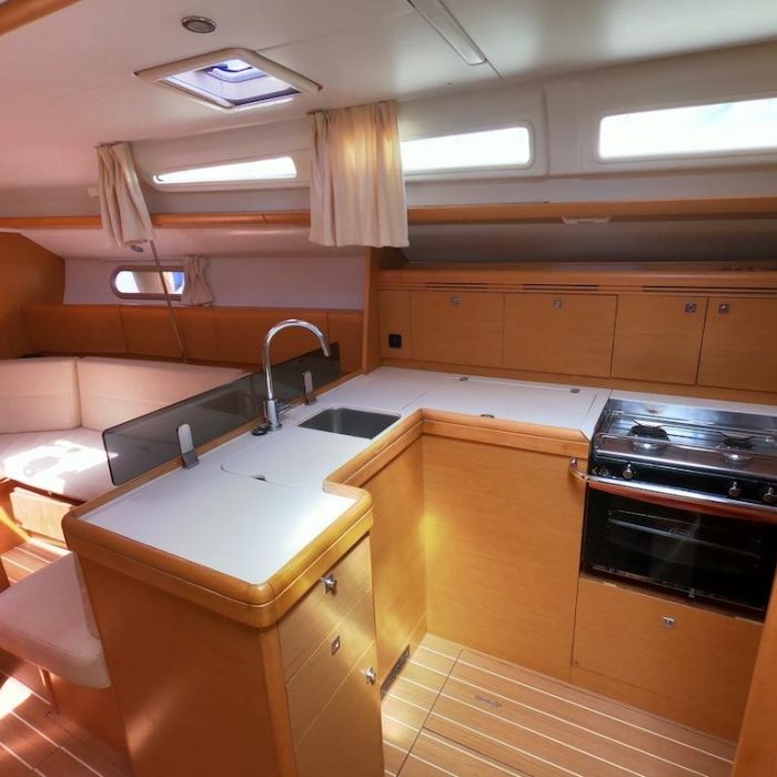 Praha | Sun Odyssey 42 photo 10