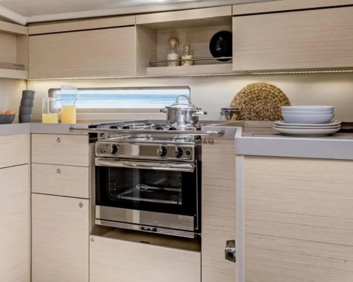 Moorings 42.3 Exclusive | Oceanis 40.1 photo 7