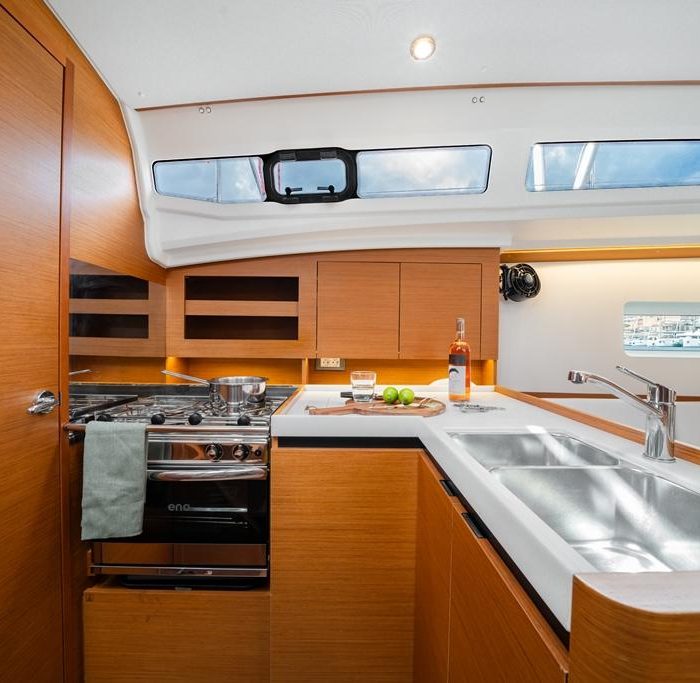 FILIPPOS II | Sun Odyssey 380 photo 7