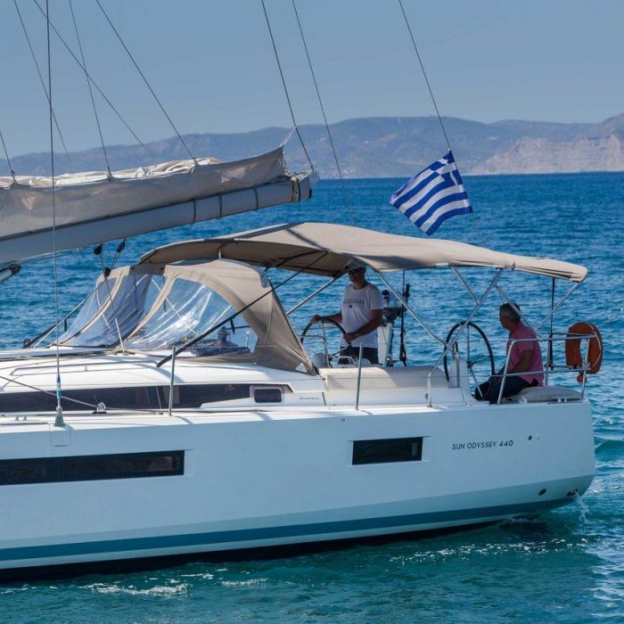 Deep Water | Sun Odyssey 440 photo 4