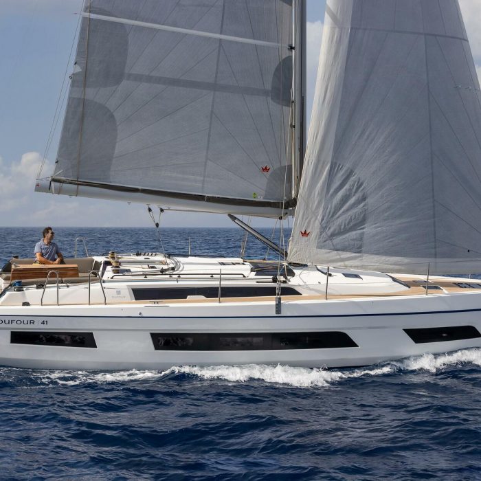 Asteria | Dufour 41 photo 5
