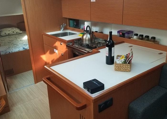 Fiesta | Bavaria C42 photo 11