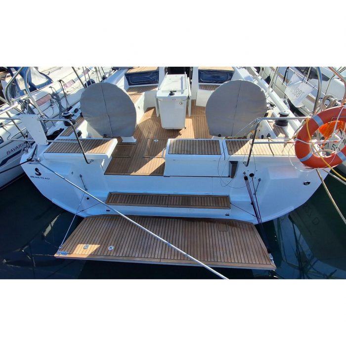 Premium | Oceanis 46.1 photo 2