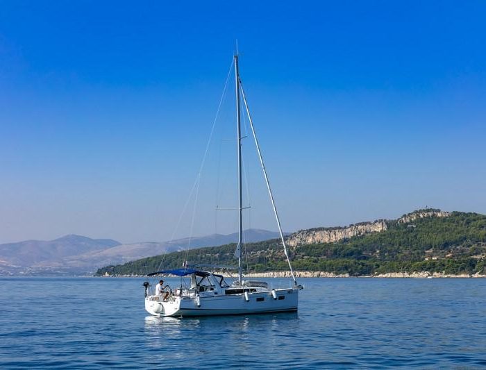 ANIMA MARIS 2 | Oceanis 38.1 photo 6