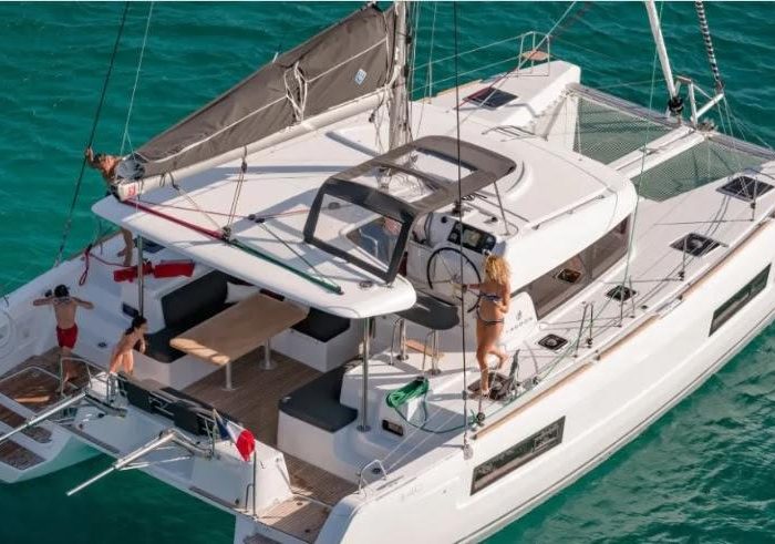 Falcon | Lagoon 40 - 4 + 2 cab photo 1