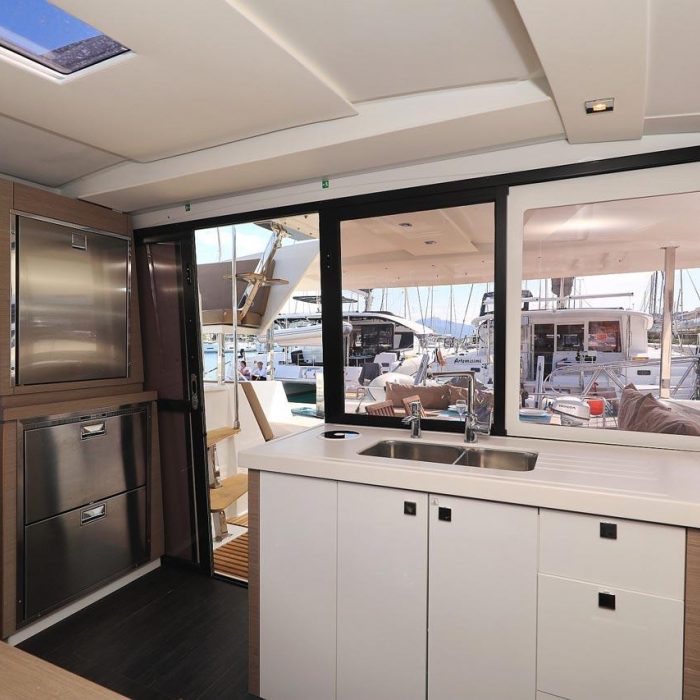 Felicitas II | Fountaine Pajot LUCIA 40 photo 9