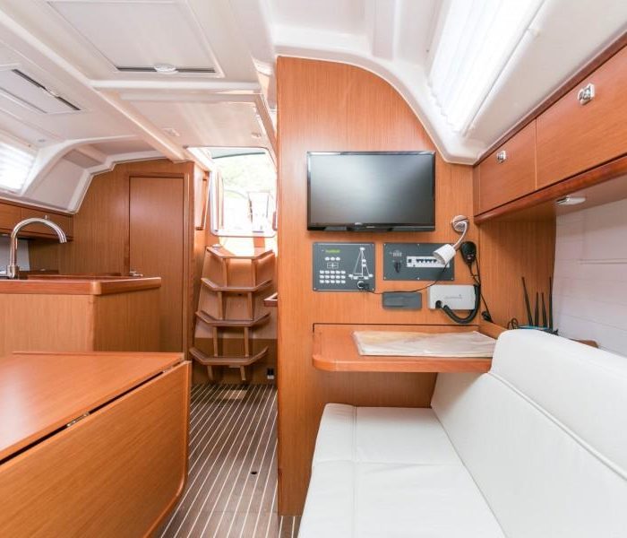 Alani | Bavaria Cruiser 37 photo 12