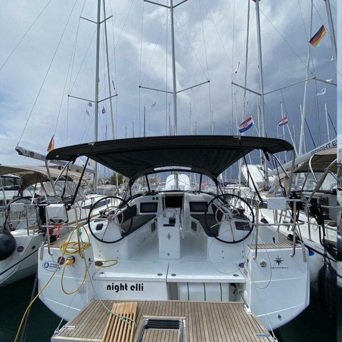 night elli | Sun Odyssey 410 - 3 cab. photo 1