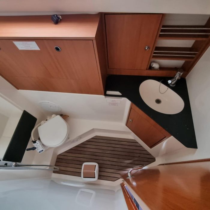 Big Kahuna | Bavaria Cruiser 32 photo 16