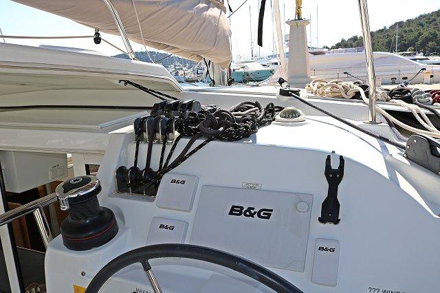 Happiness | Lagoon 421 photo 2