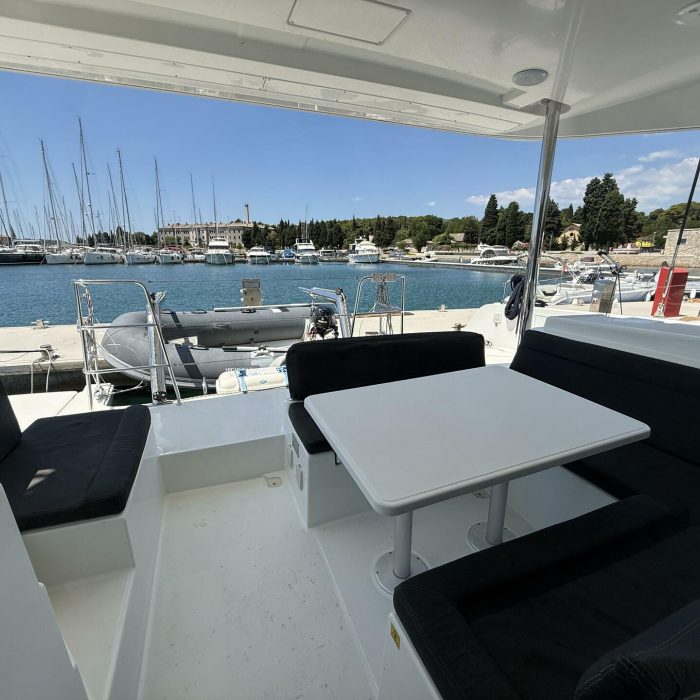Nirvana | Lagoon 39 photo 26