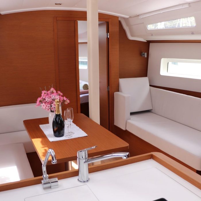 Bura Kiss | Sun Odyssey 380 photo 8