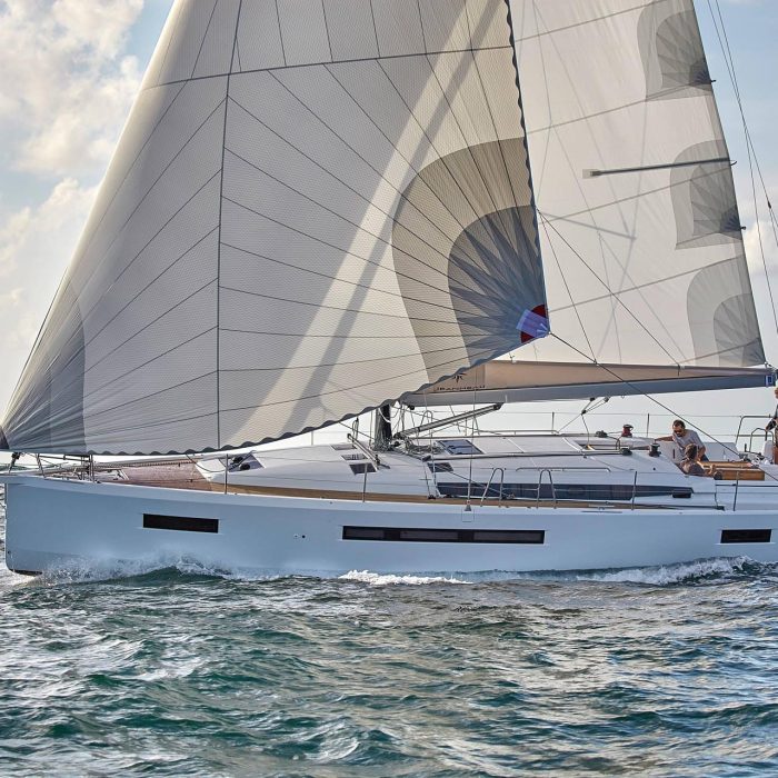 Sun Odyssey 490 Classic | Sun Odyssey 490 photo 1