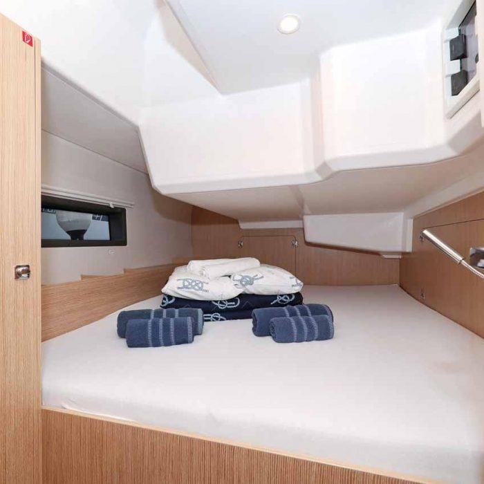 Noana | Bavaria C42 photo 18