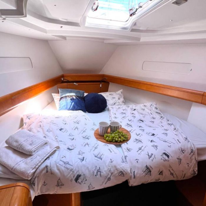 LADY LINDA | Sun Odyssey 439 photo 6