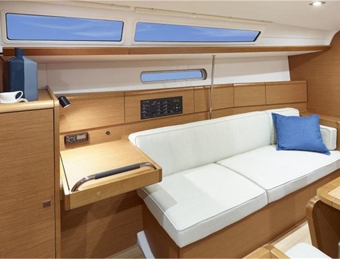 Maluna | Sun Odyssey 389 (3Cab) photo 6