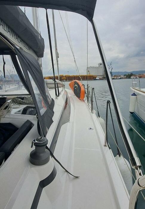 Nirvana | Bavaria C42 photo 2
