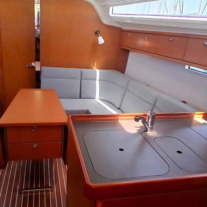 Xenia | Bavaria Cruiser 37 photo 7