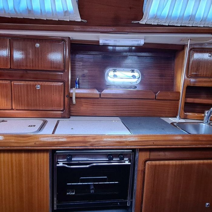 Chimera | Bavaria 42 photo 6