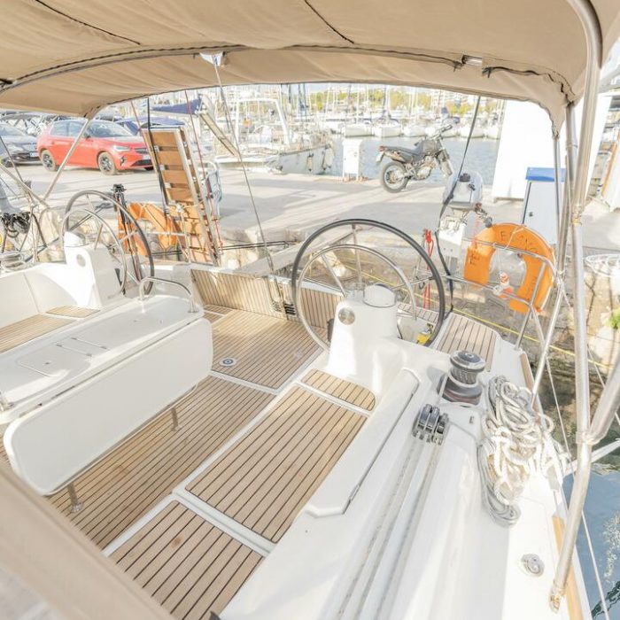 PERRO BLANCO | Sun Odyssey 519 photo 6