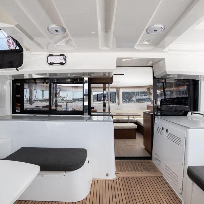 Long Island | Lagoon 46 photo 10
