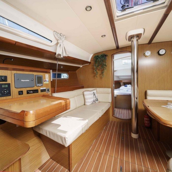 Ema | Sun Odyssey 42i photo 24
