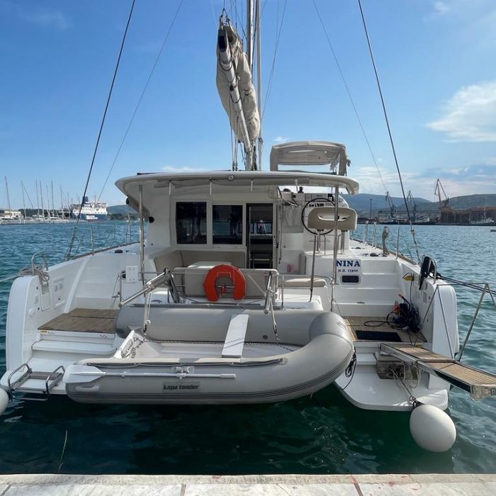 Nina (A/C, Gen 10KWA, watermaker, electric winch) | Lagoon 40 photo 4
