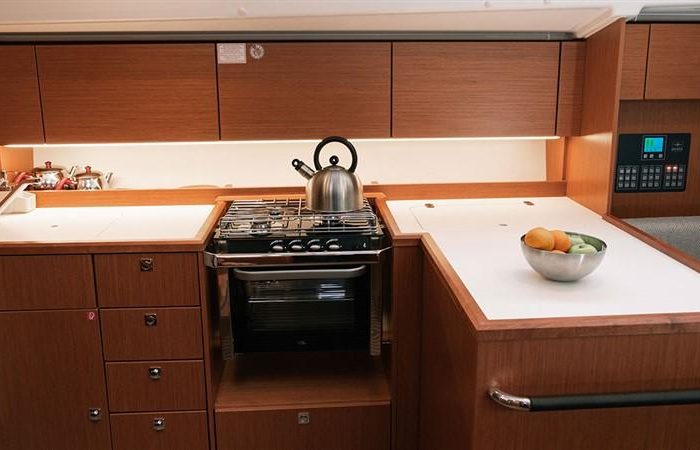 Nomad | Bavaria C42 photo 37