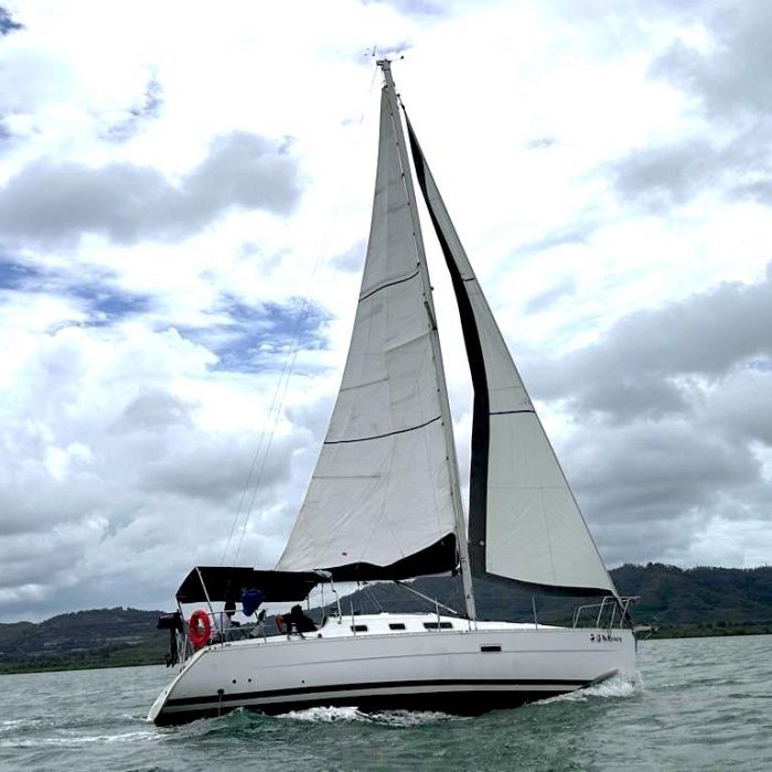 No regrets | Oceanis Clipper 323 photo 2