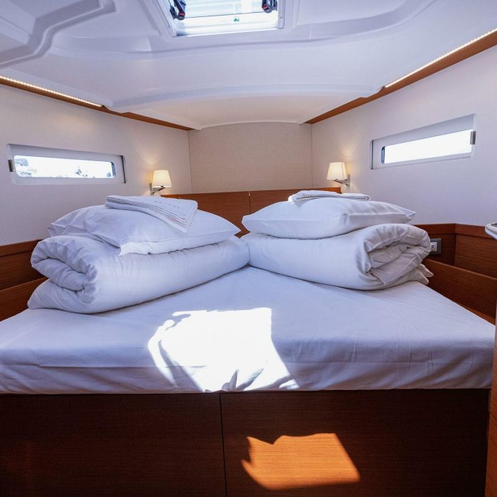 Purr | Sun Odyssey 410 photo 28