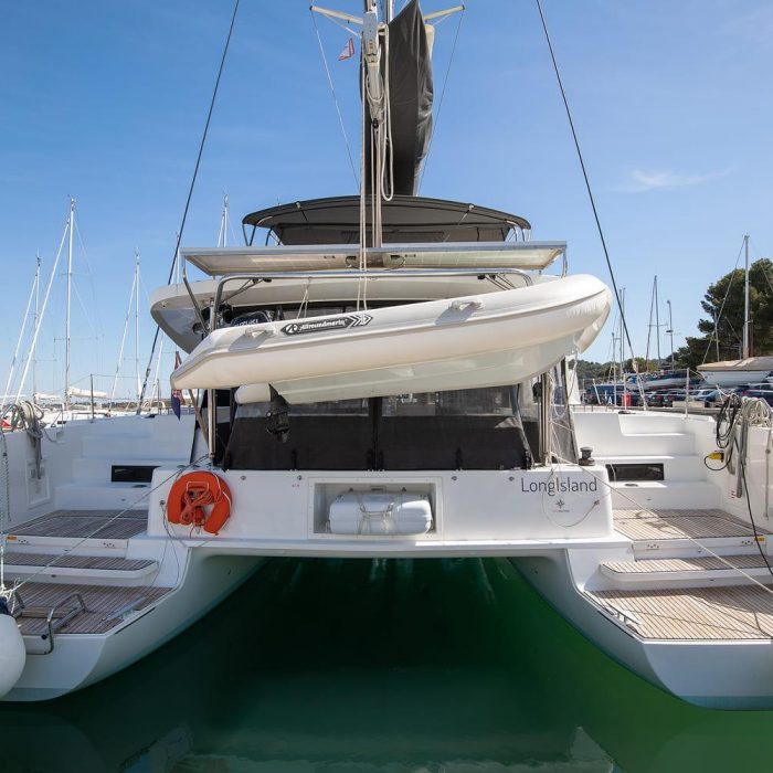 Long Island | Lagoon 46 photo 3