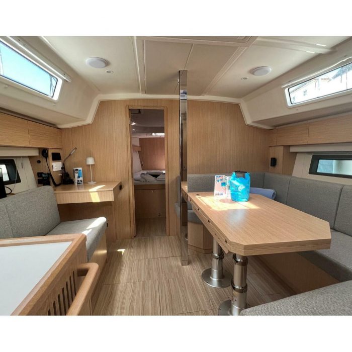 Supereva | Bavaria C42 photo 4