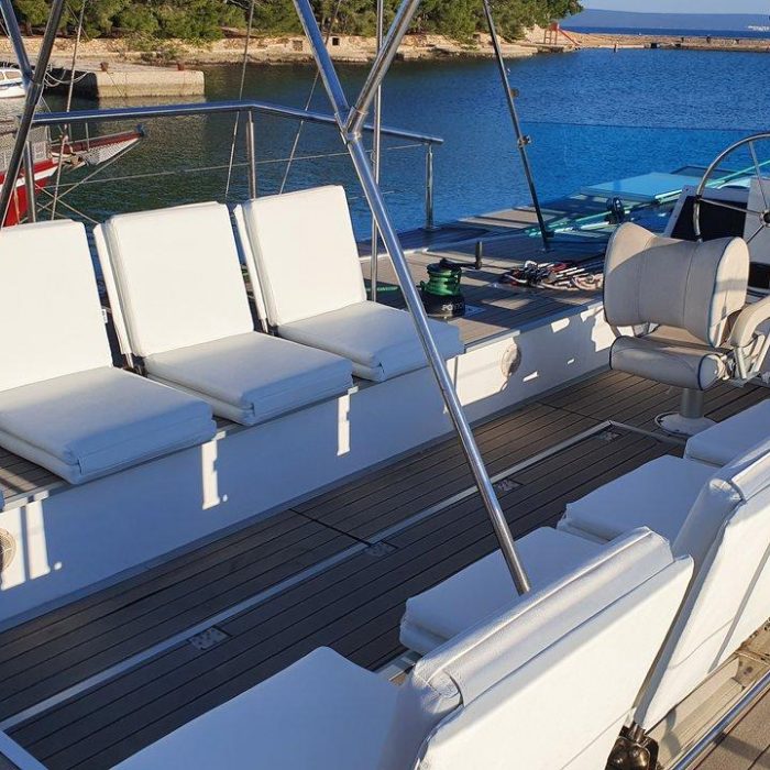 Upwind | Upwind 50 Eco - 4 + 1 cab. photo 4