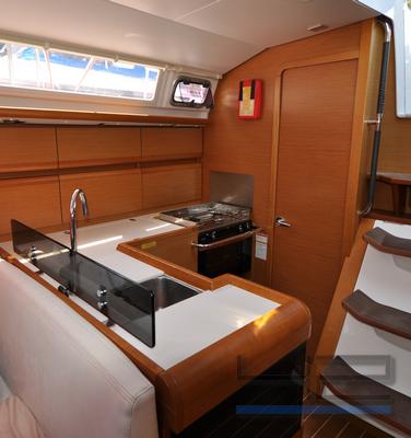 FourTwo | Sun Odyssey 409 photo 5
