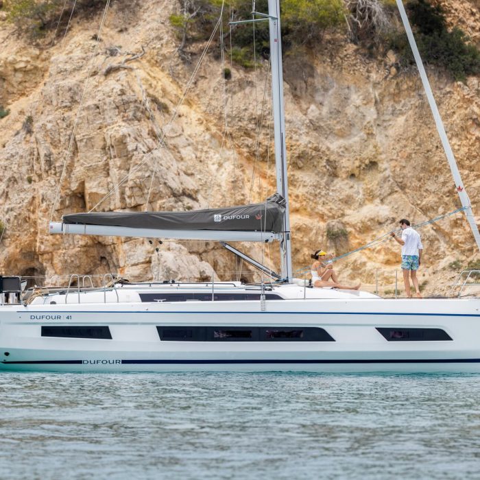 Asteria | Dufour 41 photo 11