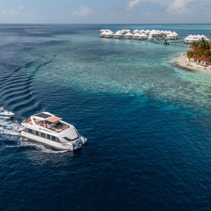 Over Reef | Power Catamaran photo 33