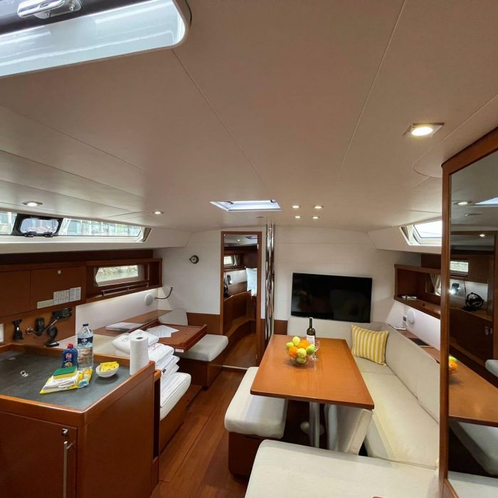 Storm Dancer 1 | Oceanis 45 photo 13