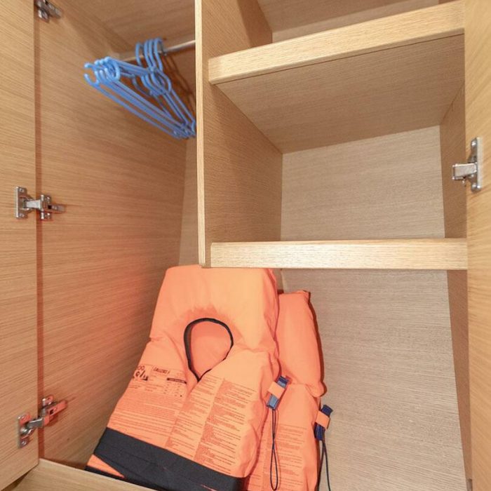 LINA 2020 (new sails 2024., air condition) | Elan E5 photo 15